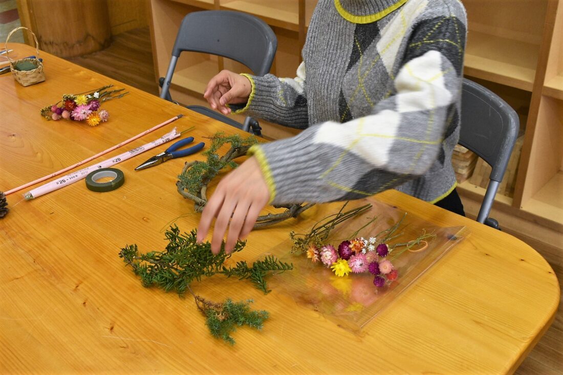 Family Weekend Getaway in Uenomura: Make-your-own holiday wreath 