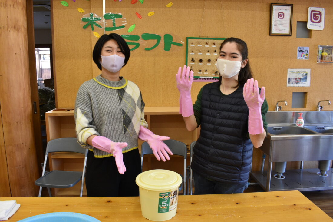 上野村の地域文化と歴史を体験する: 手作り味噌体験
