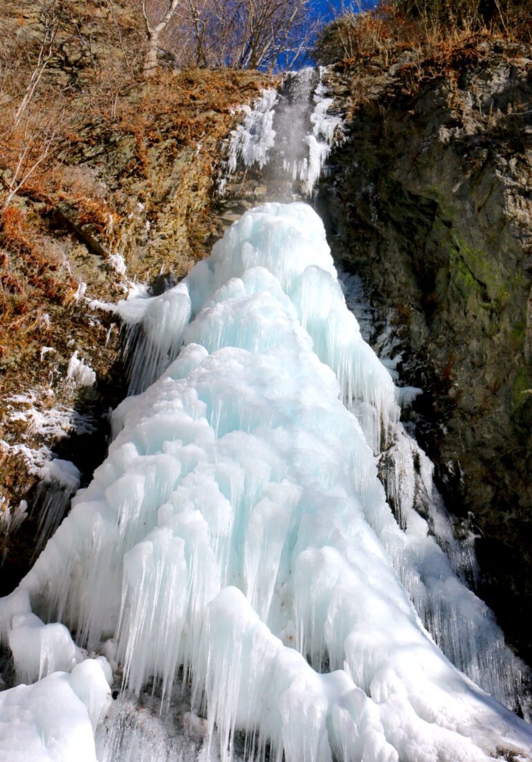 2-Day Winter Itinerary in Uenomura: Chushi falls